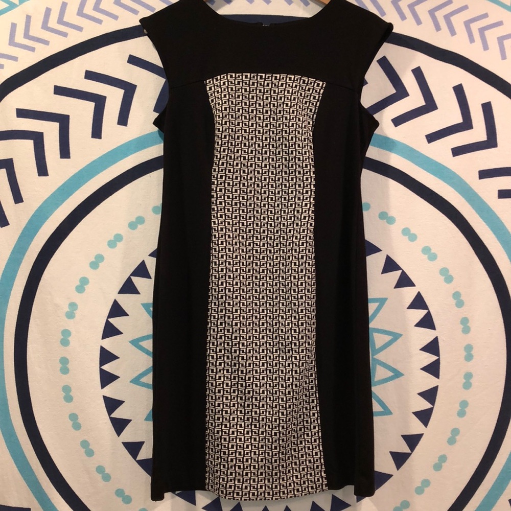 ⭐️Chico’s Black/White Dress⭐️